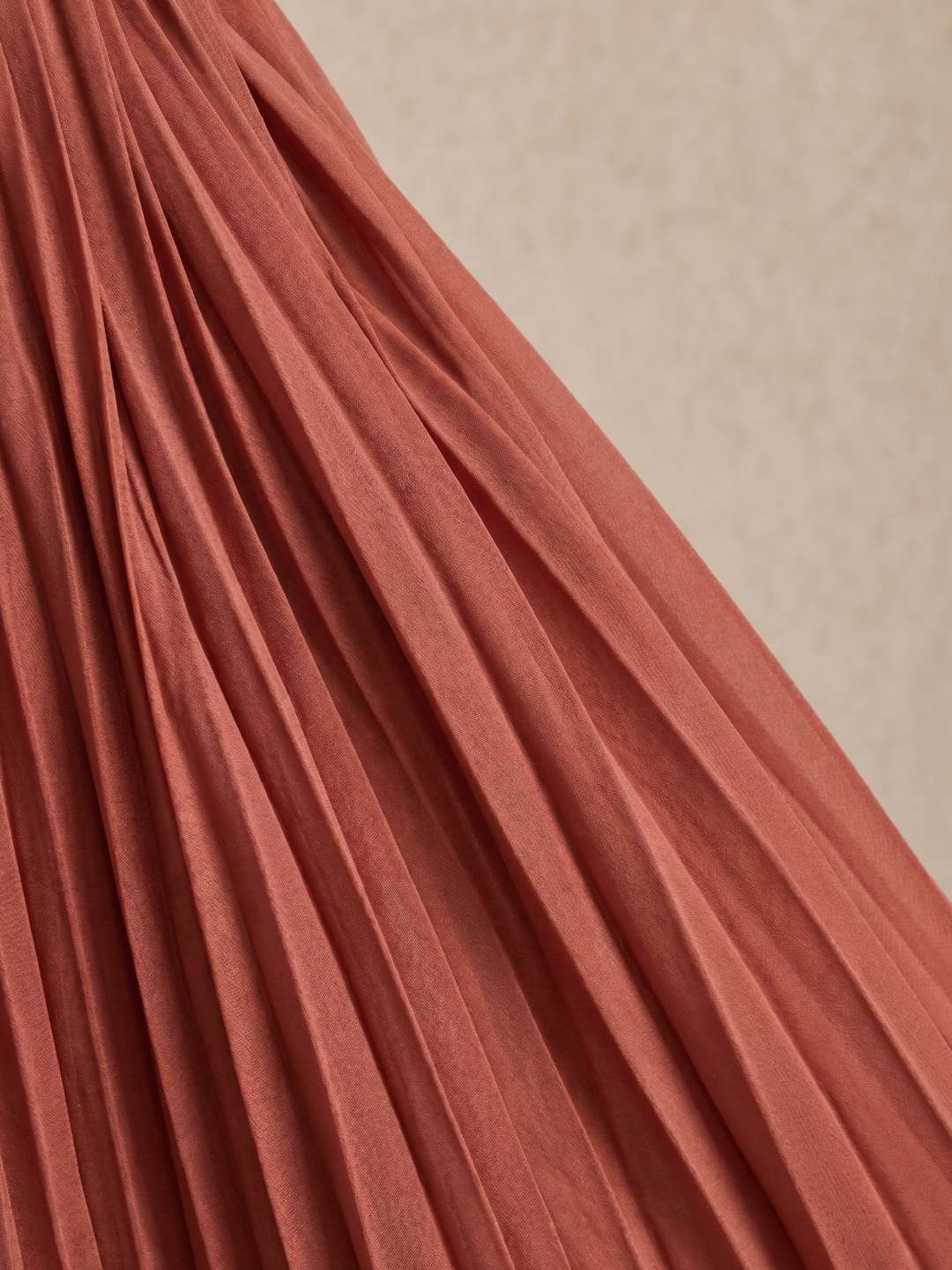 Rynne Dusty Rose V-Neck Sleeveless Pleated Chiffon Maxi Dress